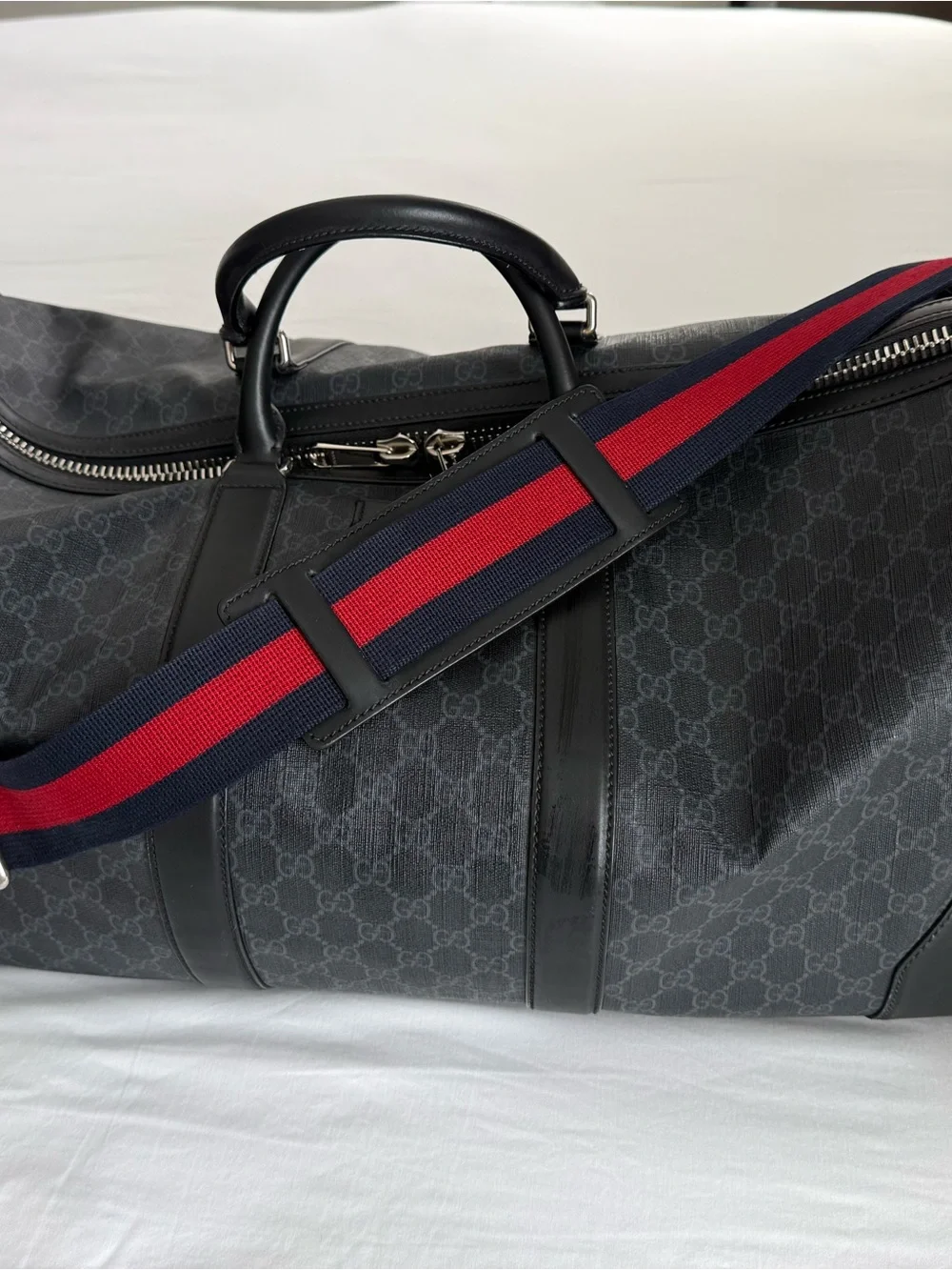 Gucci duffel signature